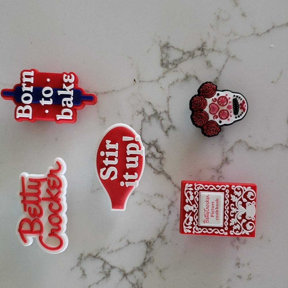 Croc charms
